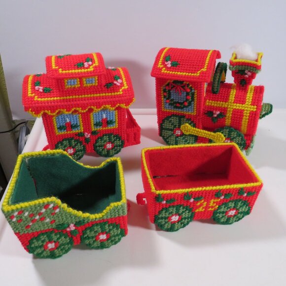 Vintage Plastic Canvas TRAIN set 1980s - Picture 1 of 15